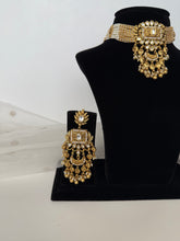 Load image into Gallery viewer, Noor Antique Kundan Set
