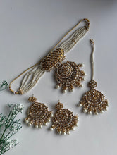 Load image into Gallery viewer, Kundan Locket Set (2 colours)
