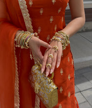 Load image into Gallery viewer, Moon Hand Pieces Kashmiri
