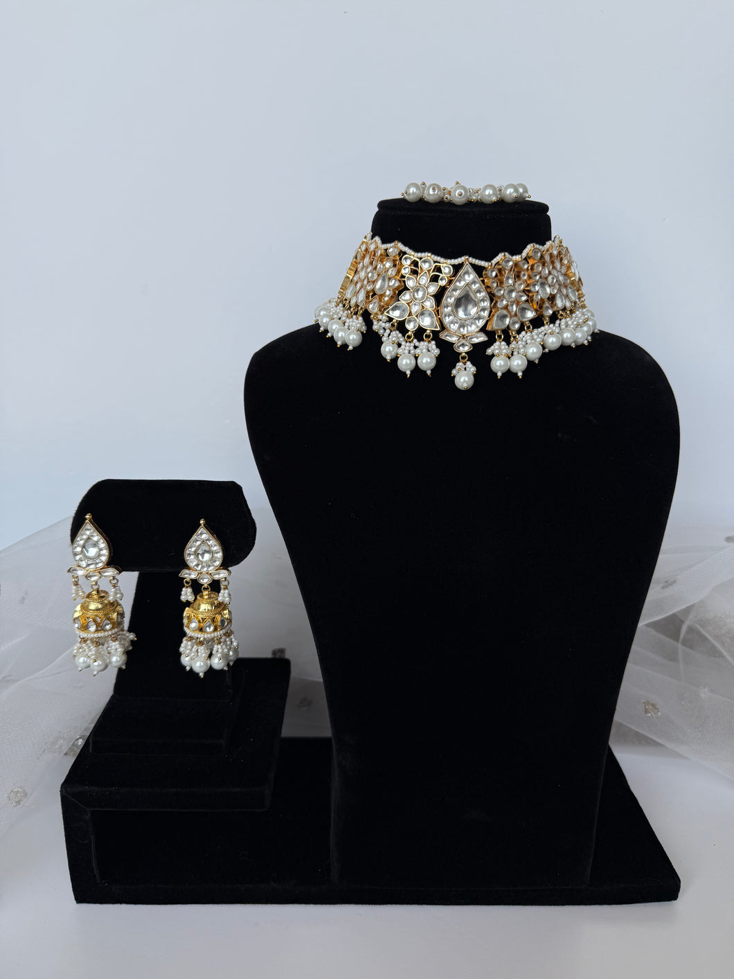 Amrita Kundan Set