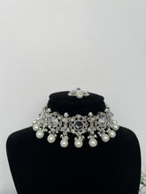 Load image into Gallery viewer, Silver Choker
