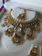 Load image into Gallery viewer, Karm Antique Set
