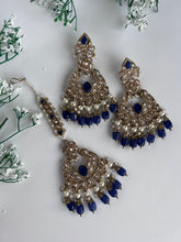 Load image into Gallery viewer, Anjana Earrings Set
