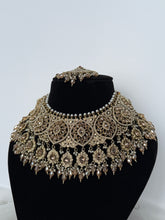 Load image into Gallery viewer, Manvir Bridal Set

