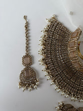 Load image into Gallery viewer, Golden Bridal Set
