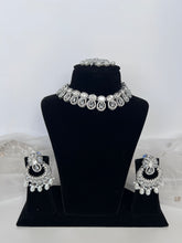 Load image into Gallery viewer, Nadia Necklace Set Silver
