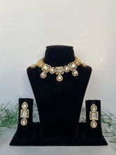 Load image into Gallery viewer, Ahana Uncut Kundan Set
