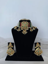 Load image into Gallery viewer, Jardau Maroon and Green Set
