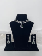 Load image into Gallery viewer, Manu Diamond Set Emerald
