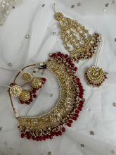 Load image into Gallery viewer, Palavi Kundan Set (maroon)
