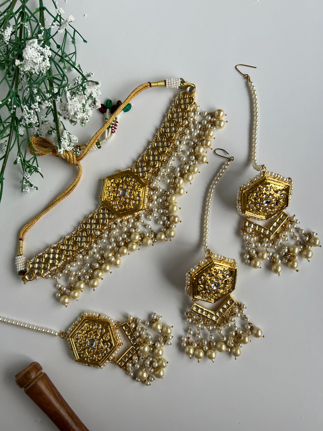 Parneet Gold Set