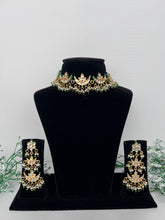 Load image into Gallery viewer, Uncut kundan moon set
