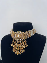 Load image into Gallery viewer, Mahi Antique Kundan Set

