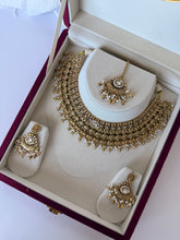 Load image into Gallery viewer, Fanna Antique Gold Set
