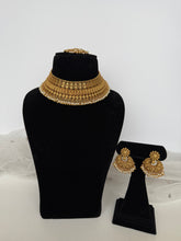 Load image into Gallery viewer, Manvi Antique Set (white pearls)
