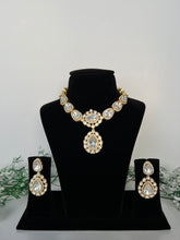 Load image into Gallery viewer, Neha Uncut Set
