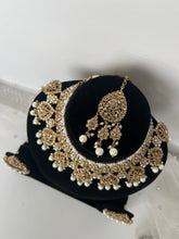 Load image into Gallery viewer, Manvir Bridal Set (2)
