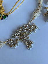 Load image into Gallery viewer, Resham Kundan Set
