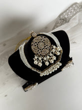 Load image into Gallery viewer, White Gold Choker Set
