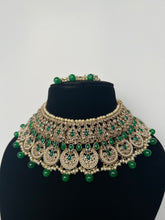 Load image into Gallery viewer, Green Necklace Set
