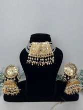 Load image into Gallery viewer, Pipal Patti Pearl Set
