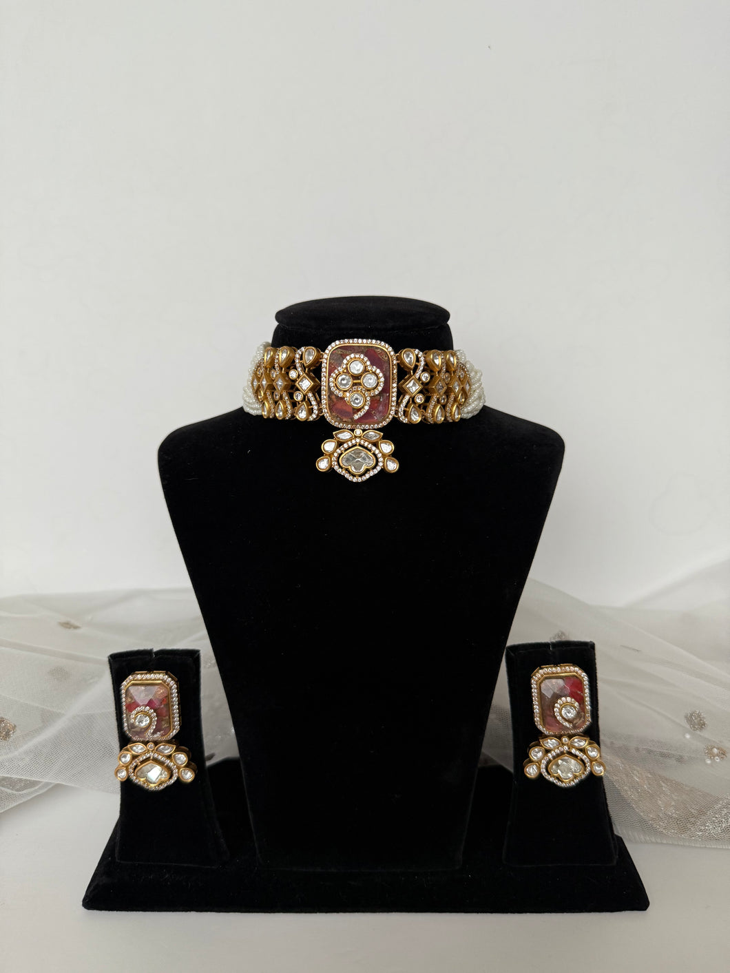 Lava Tiyani Kundan Choker