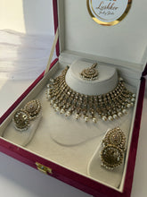 Load image into Gallery viewer, Pearl Golden Necklace Set
