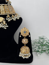 Load image into Gallery viewer, Aqsa Thappa Kundan Set
