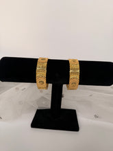 Load image into Gallery viewer, Gold Karre

