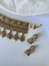 Load image into Gallery viewer, Emma Golden Choker Set
