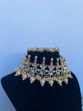 Load image into Gallery viewer, Kundan Choker Set
