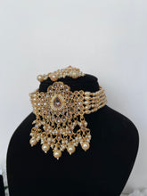 Load image into Gallery viewer, Neelam Golden Choker

