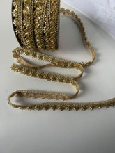 Load image into Gallery viewer, Golden hair wrap
