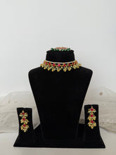 Load image into Gallery viewer, Simple Kundan Set
