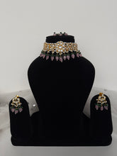 Load image into Gallery viewer, Floral Kundan Set
