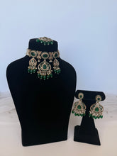 Load image into Gallery viewer, Emerald Choker Set
