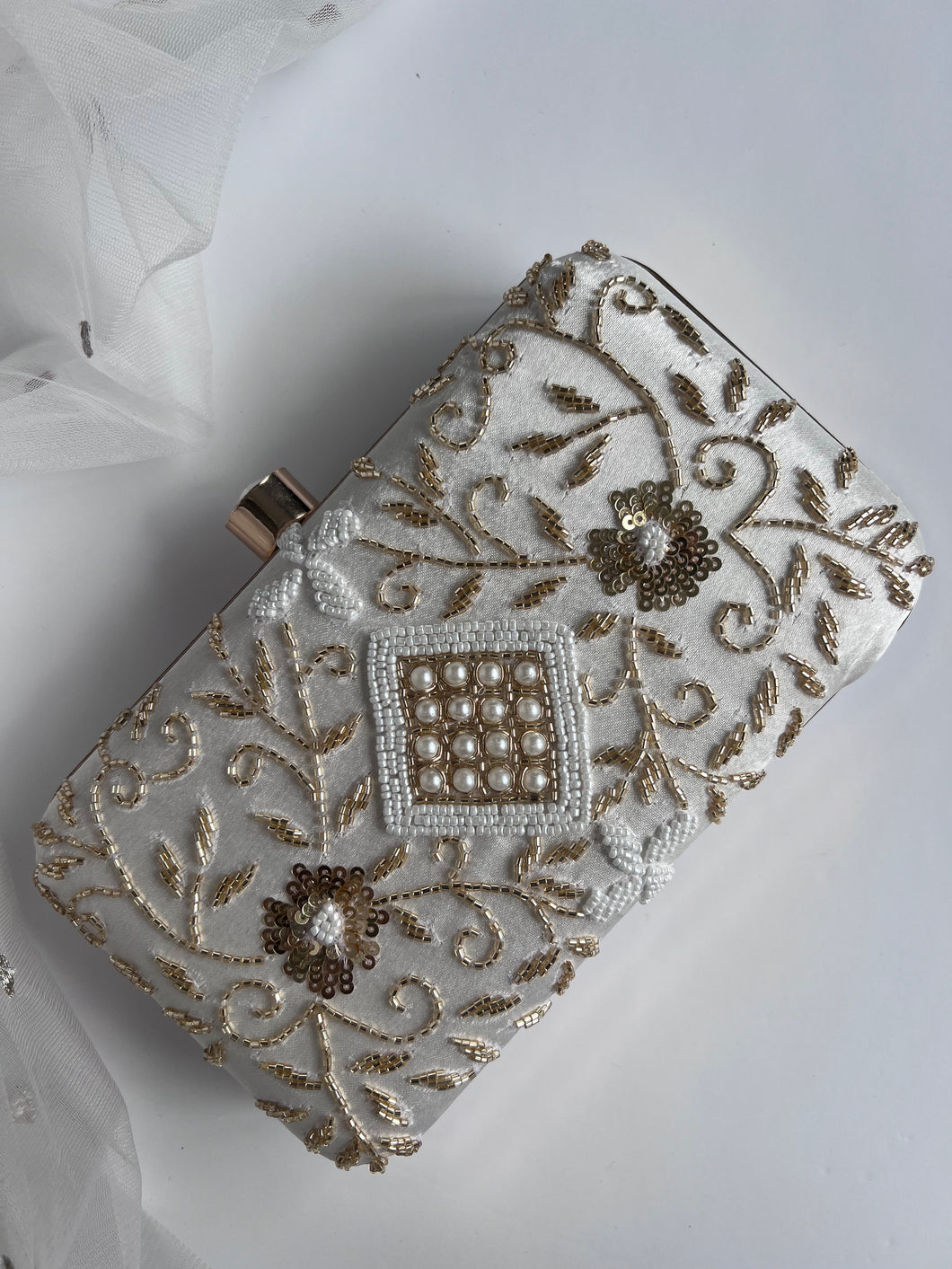 White Roses Clutch