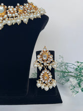 Load image into Gallery viewer, Doniya Kundan Set
