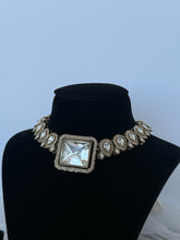 Load image into Gallery viewer, Uncut Kundan Set
