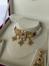 Load image into Gallery viewer, Antique Ruby Choker (2)
