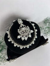 Load image into Gallery viewer, Silver necklace set
