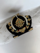 Load image into Gallery viewer, Jardau Maroon and Green Set
