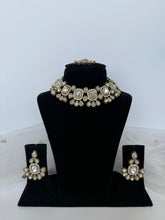 Load image into Gallery viewer, White Kundan Set

