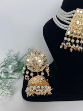 Load image into Gallery viewer, Pipal Patti Pearl Set
