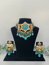 Load image into Gallery viewer, Amarpali Feroza Set
