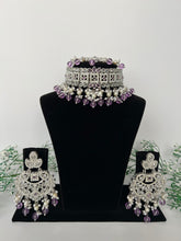 Load image into Gallery viewer, Lilac &amp; Silver Choker
