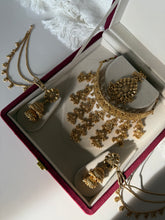 Load image into Gallery viewer, Rammy Antique Set
