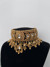 Load image into Gallery viewer, Kajal Antique Choker
