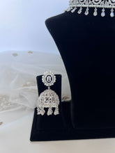 Load image into Gallery viewer, Rukhsar Diamond Choker

