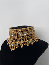 Load image into Gallery viewer, Kajal Antique Choker
